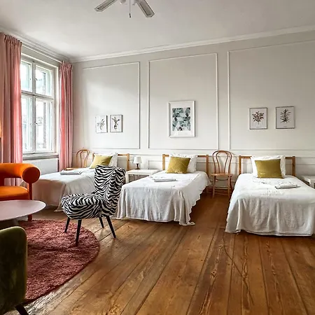 Old Town Centrum بوزنان