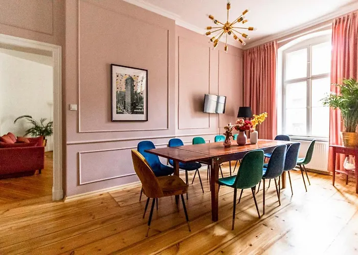 Old Town Centrum شقة بوزنان