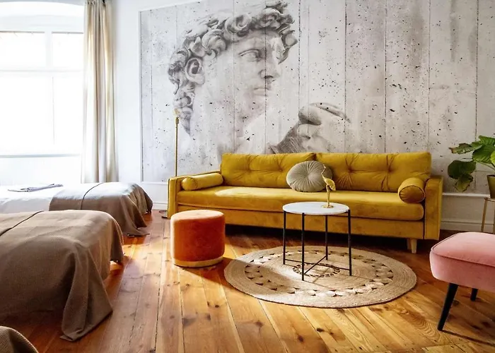 Old Town Centrum شقة بوزنان